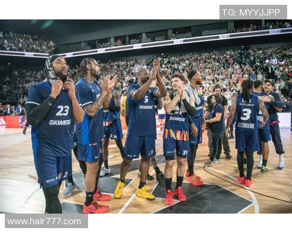 步行者与国王激战正酣NBA赛场精彩对决引人瞩目 步行者与国王激战正酣NBA赛场精彩对决引人瞩目